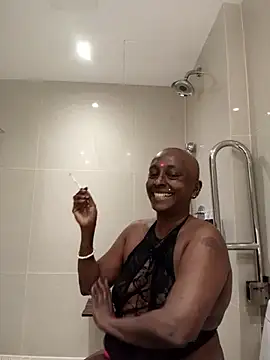 Chat +18 de mamakarma1403 ao vivo