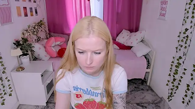 Chat +18 de Laly_Peach ao vivo
