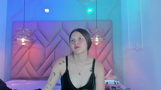 Chat +18 de AngelaaCute_ ao vivo