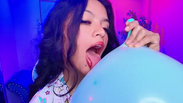 Chat +18 de Maddie_T18 ao vivo