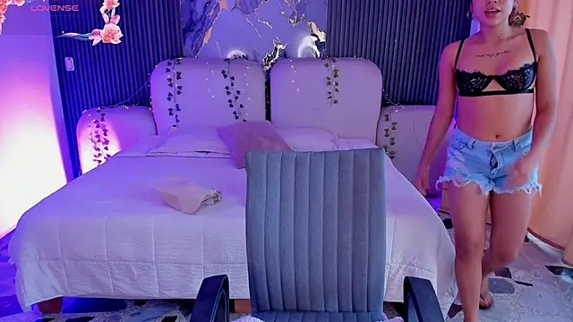 CarolineFyre's Live XXX Chat