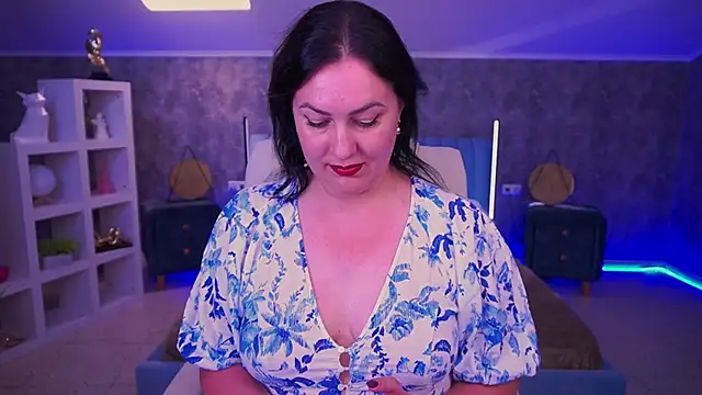 VelvetLuck Adlı Modelin Canlı XXX Sohbeti
