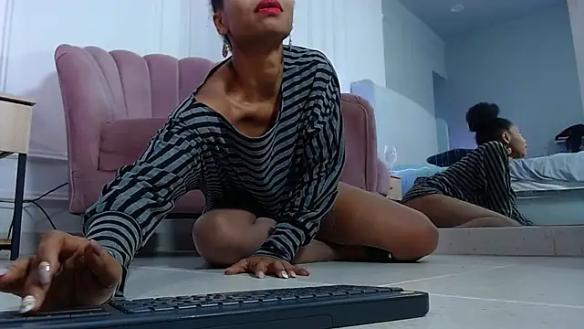ChantalGarner Live XXX-Chat