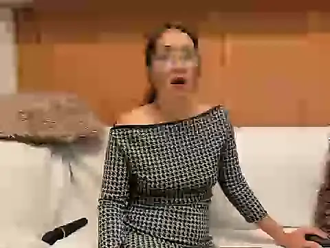 Riley_Reid_Milf: онлайн-секс-чат