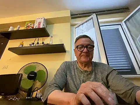 XXX chat uživo modela YOU6me