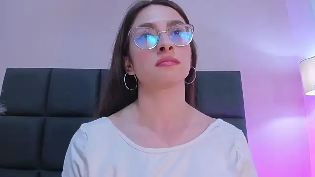 Chat +18 de AndraCyruss ao vivo