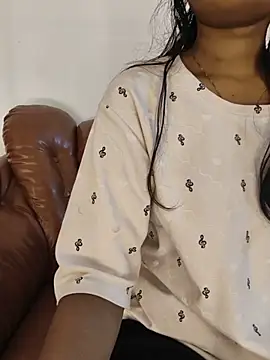 yhona_darling Adlı Modelin Canlı XXX Sohbeti