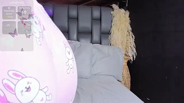 Chatroom XXX en direct de Assia_Roos