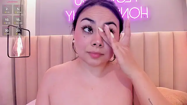 Chat +18 de Naomymonroe_ ao vivo