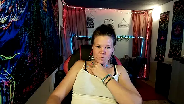 Chat +18 de CallMeMaria ao vivo