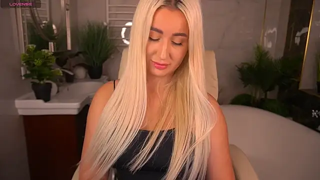Chat +18 de LiaBrazzerr ao vivo