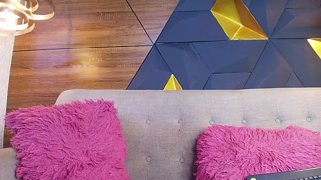 Chat +18 de ly_lulu ao vivo