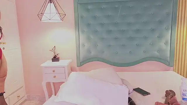 ninaavelvett's Live XXX Chat