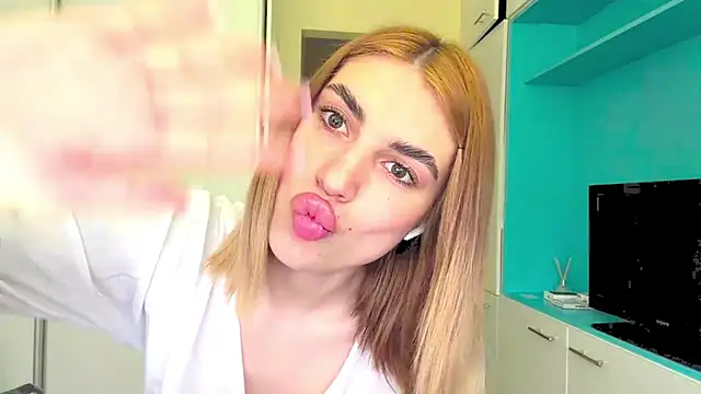 CasseyParnes' Live XXX Chat