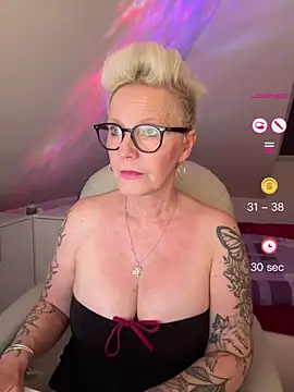 Онлайн чат XXX German_Milf