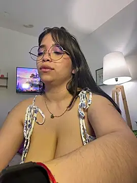 Chat +18 de tati_reyess ao vivo