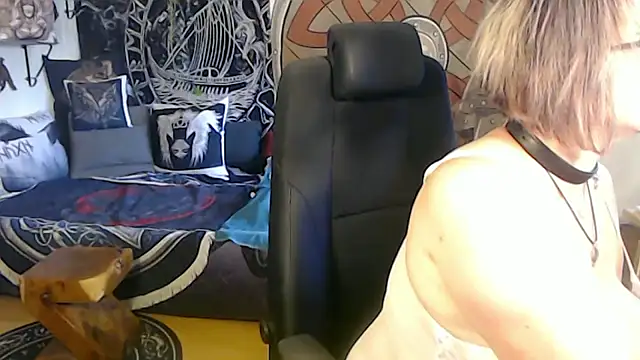 Онлайн чат XXX TittenMichelle