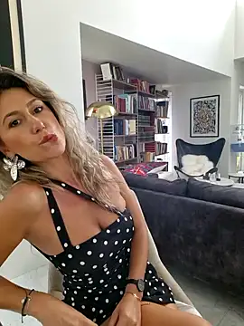CelynaRoss Chat XXX in diretta
