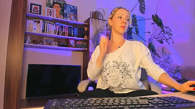 LylithSkyen Live XXX chat