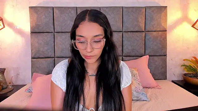 Roseaurora's Live XXX Chat