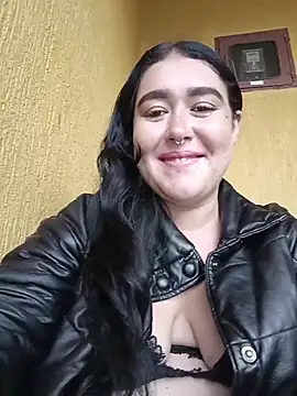 Jei-and-Yuls Adlı Modelin Canlı XXX Sohbeti