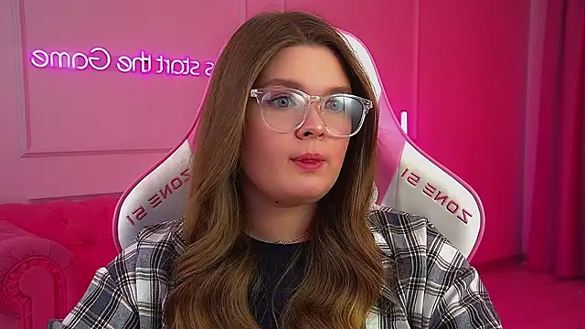 CrystalLyons Adlı Modelin Canlı XXX Sohbeti