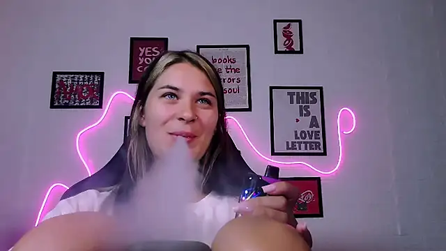 AlisaFrost's Live XXX Chat