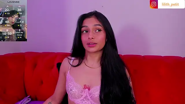 צ'אט XXX בשידור חי של lilith_petit_