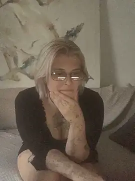 צ'אט XXX בשידור חי של Ella_Bloom