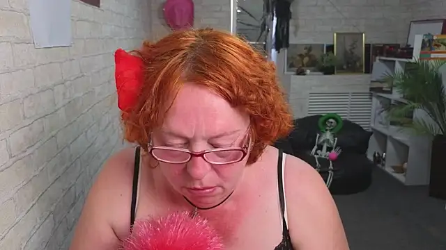 Fara_Flutte Chat XXX live