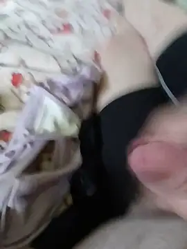 צ'אט XXX בשידור חי של FragrantToe529