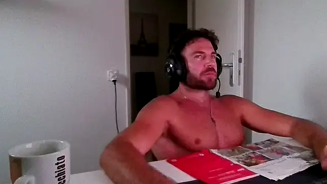 alpha-hunk élő XXX-chatje