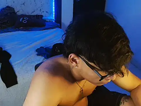 Mr_yisuzz's Live XXX Chat