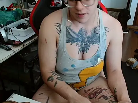 crimson-raven Webcamshow