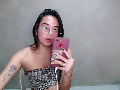 Chat +18 de Urbabydollxxx ao vivo