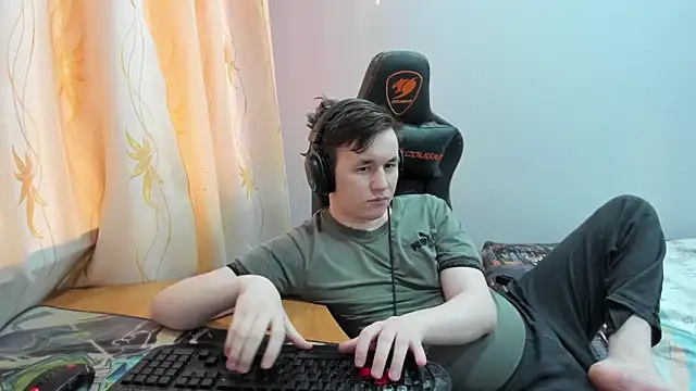 iliaskrislove: онлайн-секс-чат