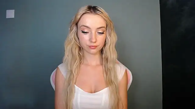 LuciaYoung 即時 XXX 聊天
