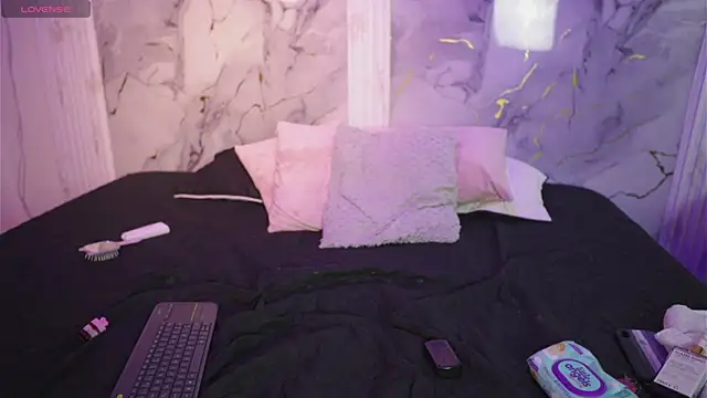 Chat +18 de Tiffany_yu ao vivo