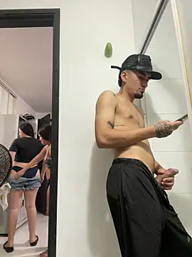 royalgirls_x élő XXX-chatje