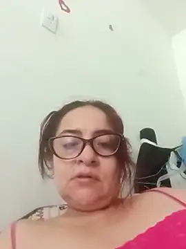 tany90's Live XXX Chat
