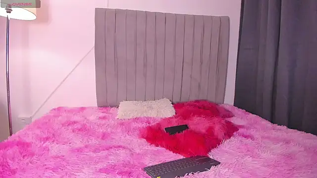 XXX chat uživo modela Bella_Blossom_