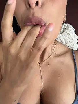 CorinVeil Adlı Modelin Canlı XXX Sohbeti