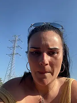 Chatroom XXX en direct de Naira_Dan