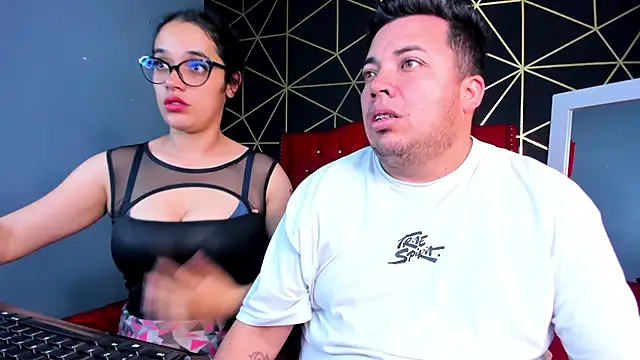Chat +18 de Saritaa_28 ao vivo