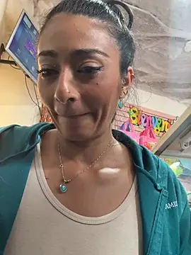 Chat +18 de IsabellaMariet ao vivo