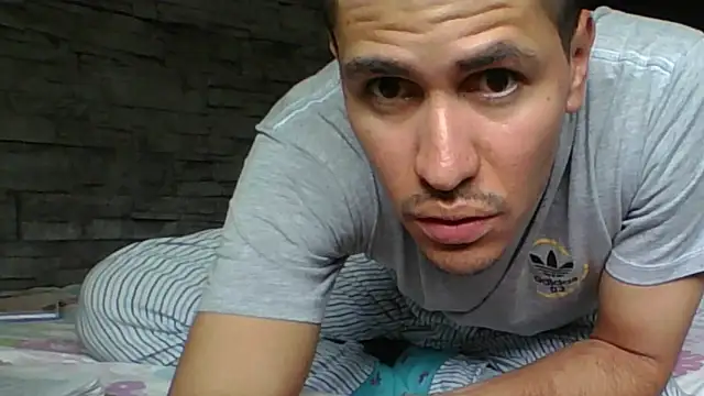Sexylatin64's Live XXX Chat