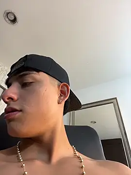 Chat +18 de Lander_Cruz ao vivo