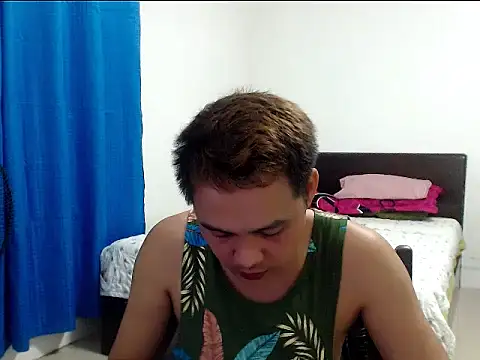 Chat XXX en directo de asianhottyboy