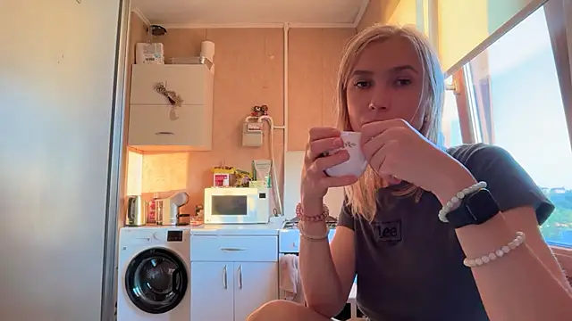 AngelJeni Chat XXX live