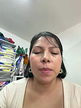 ISABELLA__LUNA live XXX chat